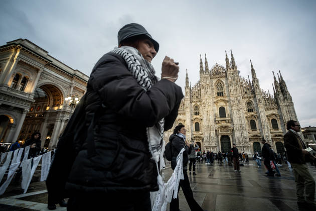 October 23, 2026, Milan, Mi, Italy: Pro-Palestinian associations protest with a flashmob to demand the release of Palestinian prisoners in Italian and Israeli jails in Piazza Duomo, Milan, on October 23, 2026. Milan Italy  - ZUMAa289 20261023_zia_a289_474 Copyright: xNicolaxMarfisi xAgfx