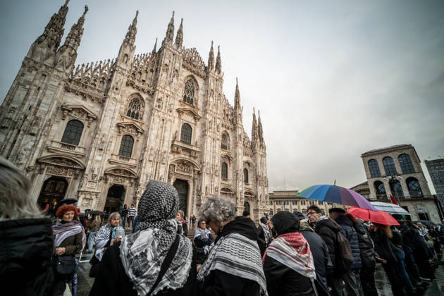 October 23, 2026, Milan, Mi, Italy: Pro-Palestinian associations protest with a flashmob to demand the release of Palestinian prisoners in Italian and Israeli jails in Piazza Duomo, Milan, on October 23, 2026. Milan Italy  - ZUMAa289 20261023_zia_a289_482 Copyright: xNicolaxMarfisi xAgfx