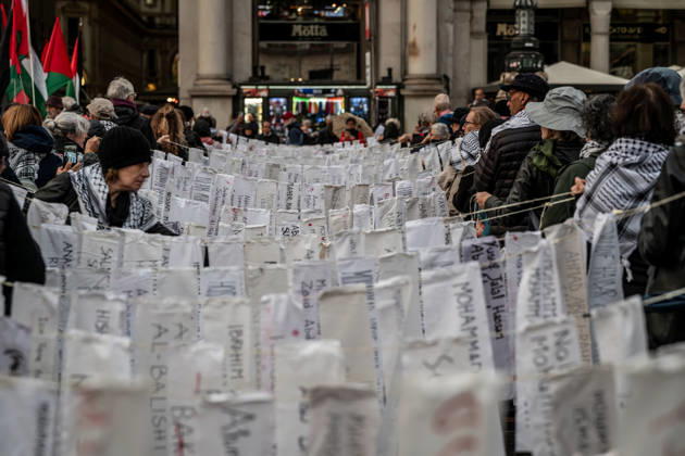 October 23, 2026, Milan, Mi, Italy: Pro-Palestinian associations protest with a flashmob to demand the release of Palestinian prisoners in Italian and Israeli jails in Piazza Duomo, Milan, on October 23, 2026. Milan Italy  - ZUMAa289 20261023_zia_a289_483 Copyright: xNicolaxMarfisi xAgfx