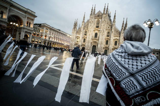 October 23, 2026, Milan, Mi, Italy: Pro-Palestinian associations protest with a flashmob to demand the release of Palestinian prisoners in Italian and Israeli jails in Piazza Duomo, Milan, on October 23, 2026. Milan Italy  - ZUMAa289 20261023_zia_a289_487 Copyright: xNicolaxMarfisi xAgfx