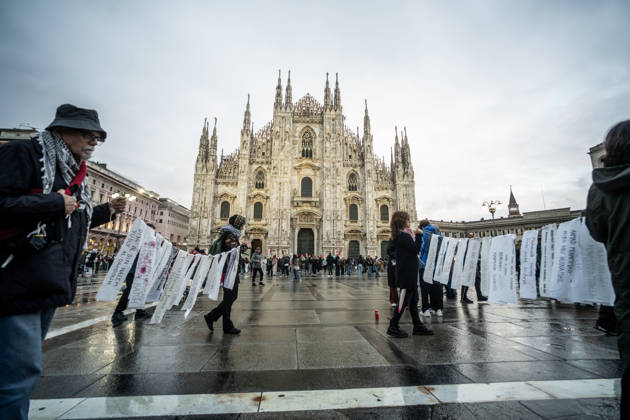 October 23, 2026, Milan, Mi, Italy: Pro-Palestinian associations protest with a flashmob to demand the release of Palestinian prisoners in Italian and Israeli jails in Piazza Duomo, Milan, on October 23, 2026. Milan Italy  - ZUMAa289 20261023_zia_a289_494 Copyright: xNicolaxMarfisi xAgfx