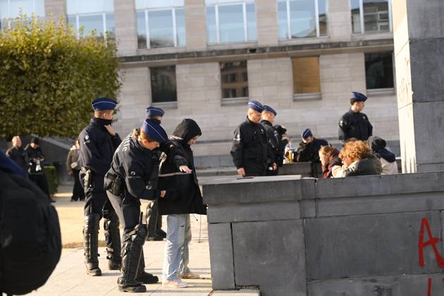 Extreme Left And Citizen Activists Protest 24 10 2026 BRUSSELS, BELGIUM - OCTOBER 24 : Police and demonstrators pictured during illegal demonstration the centre of Brussels against budget measures on October 24, 2026 in Brussels, Belgium, 24 10 2026 Brussels Belgium  Copyright: xPhilipxReynaersx