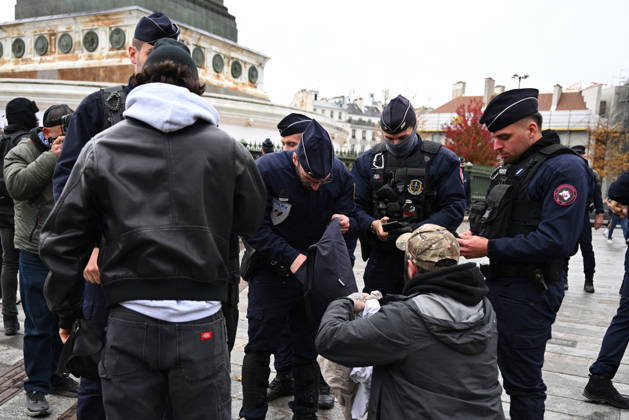 Yellow Vests Protest Act II - Police Are Checking the Protesters - Paris Law enforcement officers are checking protesters arriving at the Place de la Bastille for the Act II Yellow Vests demonstration in Paris, France, on October 24, 2026. Yesterday afternoon, the Paris Police Prefecture banned the demonstration route between the Place de la Bastille and the Place de la Nation. The official route of the protest in the capital will therefore run between the Porte d’Italie and the Porte de Vincennes. Photo by Eliot Blondet ABACAPRESS.COM Paris France  Copyright: xBlondetxEliot ABACAx