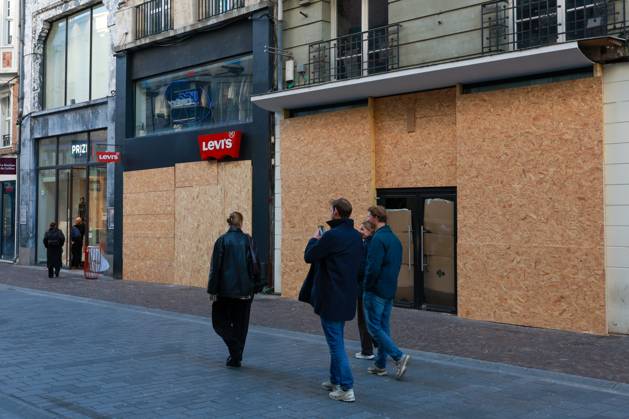 Morning Scene, Act 2, PHOTOPQR VOIX DU NORD, Thierry Thorel, October 24, 2026, Lille, October 24, 2026 Morning atmosphere in the streets of the capital of Flanders a few hours before Act 2 of the demonstrations Photo by Thierry Thorel La Voix du Nord Lille, October 24, 2026 – Morning atmosphere in the streets of the capital of Flanders, a few hours before the second wave of demonstrations, Hauts-de-France, France Copyright: xPHOTOPQR VOIXxDUxNORD MAXPPPxThierryxThorelx 20261024VDN6201 20261024VDN6201