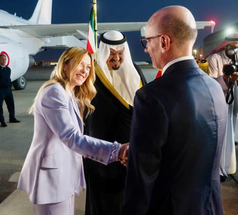 October 23, 2026, Kuwait City, Rome, Kuwait: Prime Minister Giorgia Meloni arrives for her meeting with the Emir of Kuwait, Sheikh Misha al Al-Ahmad Al-Jaber Al-Sabah, in Kuwait City. October 23, 2026 Kuwait City Kuwait  - ZUMAa289 20261023_zia_a289_537 Copyright: xUfficioxStampax xAgfx