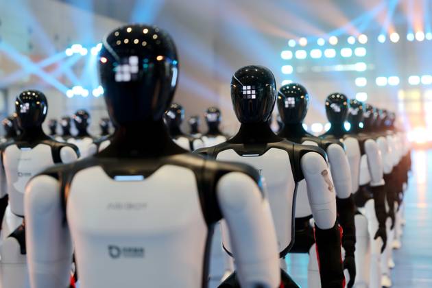 JINAN, CHINA - OCTOBER 24: One hundred and ten Zhiyuan Expedition A3 humanoid robots perform a synchronized formation dance to set a Guinness World Record on October 24, 2026 in Jinan, Shandong Province of China.  Copyright: xVCGx 111676700375