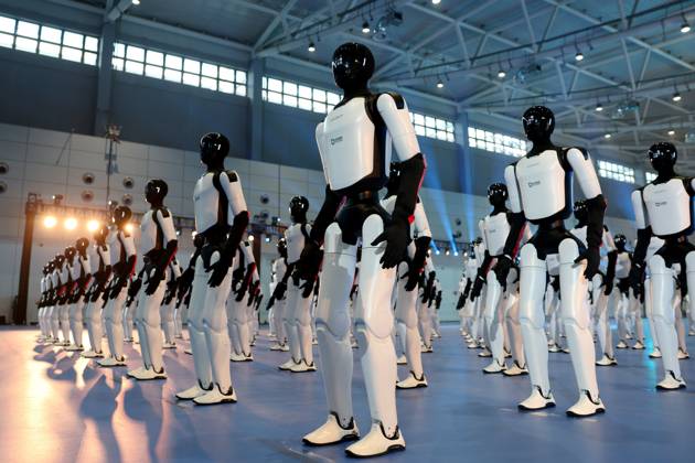 JINAN, CHINA - OCTOBER 24: One hundred and ten Yuanzheng A3 humanoid robots perform a synchronized dance to set a Guinness World Record on October 24, 2026 in Jinan, Shandong Province of China. The performance took place at the Yellow River International Convention and Exhibition Center.  Copyright: xVCGx 111676700374