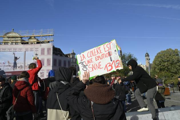 Extreme Left And Citizen Activists Protest 24 10 2026 BRUSSELS, BELGIUM - OCTOBER 24 : Police and demonstrators pictured during illegal demonstration the centre of Brussels against budget measures on October 24, 2026 in Brussels, Belgium, 24 10 2026 Brussels Belgium  Copyright: xPhilipxReynaersx