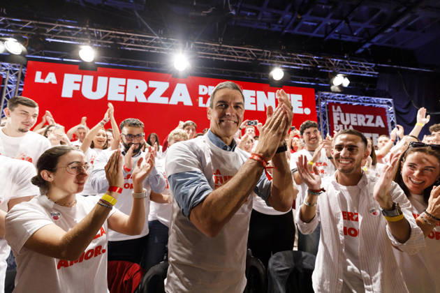 Sánchez heads his second pre-campaign event in Andalusia, this time in Granada. Photo of PSOE Secretary-General and Prime Minister Pedro Sánchez at a pre-campaign event at the Granada Convention and Exhibition Center. October 24 in Granada, Andalusia, Spain The event was also attended by the Deputy Secretary-General of the PSOE and Secretary-General of the PSOE in Andalusia, María Jesús Montero, and the Secretary-General of the PSOE in Granada and the party’s top candidate for the Senate in that province, Pedro Fernández October 24, 2026 Álex Cá Granada Granada Spain  Copyright: xÃlexxCamarax 7865993