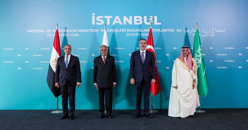Foreign Ministers Attend R4-E4 Ministerial Meeting in Istanbul Foreign ministers from Egypt, Saudi Arabia, Turkey and Pakistan, alongside their counterparts from Italy, the United Kingdom, Germany and France, attend the first joint ministerial meeting of the R4 and E4 groups in Istanbul, Turkey, on October 23, 2026. The meeting focuses on supporting efforts to de-escalate tensions in the Middle East and strengthening diplomatic coordination to address regional crises. Photo by Egyptian Foreign Minister Office apaimages Cairo Cairo Egypt 231026_Turkey_EPO_00(1) Copyright: xapaimagesxEgyptianxForeignxMinisterxxOfficex xapaimagesx