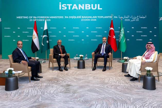 Foreign Ministers Attend R4-E4 Ministerial Meeting in Istanbul Foreign ministers from Egypt, Saudi Arabia, Turkey and Pakistan, alongside their counterparts from Italy, the United Kingdom, Germany and France, attend the first joint ministerial meeting of the R4 and E4 groups in Istanbul, Turkey, on October 23, 2026. The meeting focuses on supporting efforts to de-escalate tensions in the Middle East and strengthening diplomatic coordination to address regional crises. Photo by Egyptian Foreign Minister Office apaimages Cairo Cairo Egypt 231026_Turkey_EPO_00(4) Copyright: xapaimagesxEgyptianxForeignxMinisterxxOfficex xapaimagesx