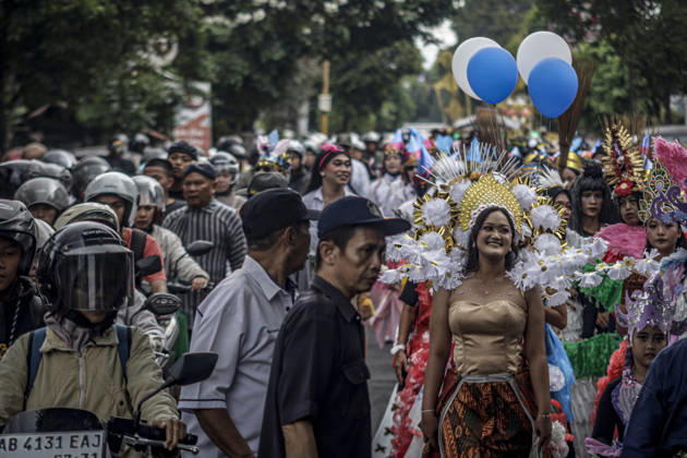 October 24, 2026, Yogyakarta, Special Region Of Yogyakarta, Indonesia: Yogyakarta, Indonesia, October 24, 2026.Participants wear traditional costumes during a cultural parade held to mark the 270th anniversary of the Special Region of Yogyakarta on Taman Siswa Street in Yogyakarta. The cultural parade showcased the region™s diversity in art, culture, and identity through a carnival that involved local government officials and all the villages in Wirogunan. Yogyakarta Indonesia - ZUMAf198 20261024_zip_f198_001 Copyright: xMuhammadxFebriansyahx