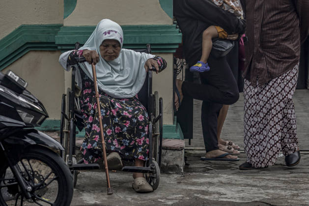 October 24, 2026, Yogyakarta, Special Region Of Yogyakarta, Indonesia: Yogyakarta, Indonesia, October 24, 2026.Participants wear traditional costumes during a cultural parade held to mark the 270th anniversary of the Special Region of Yogyakarta on Taman Siswa Street in Yogyakarta. The cultural parade showcased the region™s diversity in art, culture, and identity through a carnival that involved local government officials and all the villages in Wirogunan. Yogyakarta Indonesia - ZUMAf198 20261024_zip_f198_004 Copyright: xMuhammadxFebriansyahx