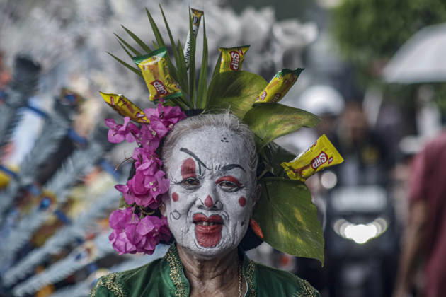 October 24, 2026, Yogyakarta, Special Region Of Yogyakarta, Indonesia: Yogyakarta, Indonesia, October 24, 2026.Participants wear traditional costumes during a cultural parade held to mark the 270th anniversary of the Special Region of Yogyakarta on Taman Siswa Street in Yogyakarta. The cultural parade showcased the region™s diversity in art, culture, and identity through a carnival that involved local government officials and all the villages in Wirogunan. Yogyakarta Indonesia - ZUMAf198 20261024_zip_f198_006 Copyright: xMuhammadxFebriansyahx