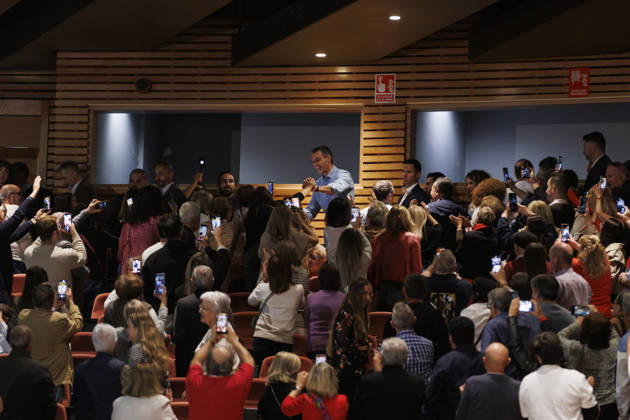 Sánchez heads his second pre-campaign event in Andalusia, this time in Granada. Photo of PSOE Secretary-General and Prime Minister Pedro Sánchez at a pre-campaign event at the Granada Convention and Exhibition Center. October 24 in Granada, Andalusia, Spain The event was also attended by the Deputy Secretary-General of the PSOE and Secretary-General of the PSOE in Andalusia, María Jesús Montero, and the Secretary-General of the PSOE in Granada and the party’s Senate candidate for that province, Pedro Fernández October 24, 2026 Álex Cá Granada Granada Spain  Copyright: xÃlexxCamarax 7866096