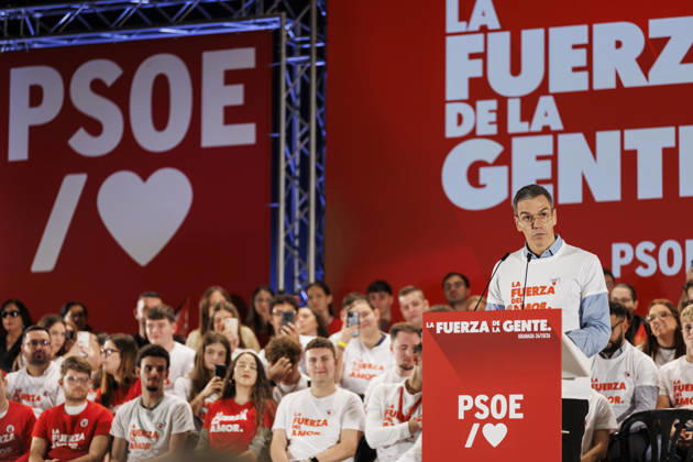 Sánchez heads his second pre-campaign event in Andalusia, this time in Granada. Photo of PSOE Secretary-General and Prime Minister Pedro Sánchez at a pre-campaign event at the Granada Convention and Exhibition Center. October 24 in Granada, Andalusia, Spain The event was also attended by the Deputy Secretary-General of the PSOE and Secretary-General of the PSOE in Andalusia, María Jesús Montero, and the Secretary-General of the PSOE in Granada and the party’s top candidate for the Senate in that province, Pedro Fernández October 24, 2026 Álex Cá Granada Granada Spain  Copyright: xÃlexxCamarax 7866115