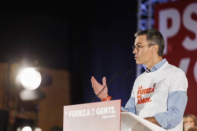 Sánchez heads his second pre-campaign event in Andalusia, this time in Granada. Photo of PSOE Secretary-General and Prime Minister Pedro Sánchez at a pre-campaign event at the Granada Convention and Exhibition Center. October 24 in Granada, Andalusia, Spain The event was also attended by the Deputy Secretary-General of the PSOE and Secretary-General of the PSOE in Andalusia, María Jesús Montero, and the Secretary-General of the PSOE in Granada and the party’s top candidate for the Senate in that province, Pedro Fernández October 24, 2026 Álex Cá Granada Granada Spain  Copyright: xÃlexxCamarax 7866116