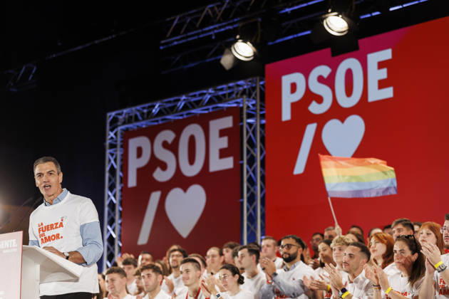 Sánchez heads his second pre-campaign event in Andalusia, this time in Granada. Photo of PSOE Secretary-General and Prime Minister Pedro Sánchez at a pre-campaign event at the Granada Convention and Exhibition Center. October 24 in Granada, Andalusia, Spain The event was also attended by the Deputy Secretary-General of the PSOE and Secretary-General of the PSOE in Andalusia, María Jesús Montero, and the Secretary-General of the PSOE in Granada and the party’s Senate candidate for that province, Pedro Fernández October 24, 2026 Álex Cá Granada Granada Spain  Copyright: xÃlexxCamarax 7866122