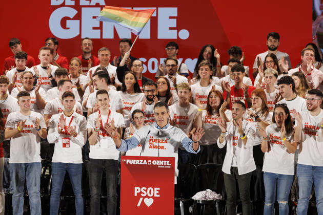 Sánchez heads his second pre-campaign event in Andalusia, this time in Granada. Photo of PSOE Secretary-General and Prime Minister Pedro Sánchez at a pre-campaign event at the Granada Convention and Exhibition Center. October 24 in Granada, Andalusia, Spain The event was also attended by the Deputy Secretary-General of the PSOE and Secretary-General of the PSOE in Andalusia, María Jesús Montero, and the Secretary-General of the PSOE in Granada and the party’s Senate candidate for that province, Pedro Fernández October 24, 2026 Álex Cá Granada Granada Spain  Copyright: xÃlexxCamarax 7866124