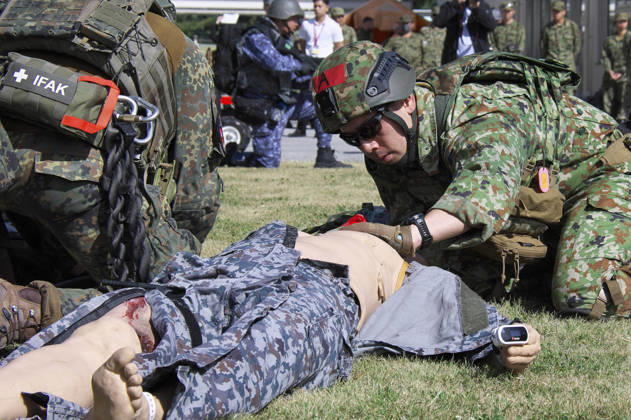 Soldiers from the Japan Self-Defense Forces and the German Bundeswehr are participating in a joint medical exercise at Iruma Air Base as part of the Japan-U.S. military exercise Keen Sword 27. Iruma, October 24, 2026 Foto:xK.xNarax xFuturexImagex sword_6004