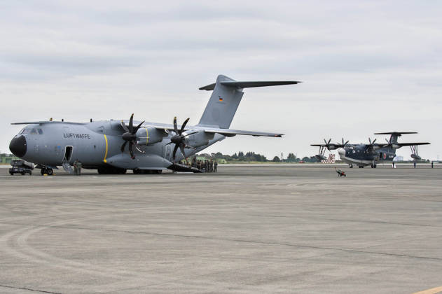 A German Air Force A400M Atlas transport aircraft and a ShinMaywa US-2 amphibious air-sea rescue aircraft from the Japan Maritime Self-Defense Force during the Japanese-American military exercise Keen Sword 27 at Iruma Air Base, Iruma, October 24, 2026 Foto:xK.xNarax xFuturexImagex sword_6007