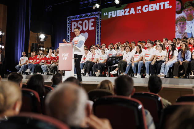 Sánchez heads his second pre-campaign event in Andalusia, this time in Granada. Photo of the PSOE Secretary-General and Prime Minister, Pedro Sánchez, at a pre-campaign event at the Granada Convention and Exhibition Center October 24 in Granada, Andalusia, Spain The event was also attended by the Deputy Secretary-General of the PSOE and Secretary-General of the PSOE in Andalusia, María Jesús Montero, and the Secretary-General of the PSOE in Granada and the party’s Senate candidate for that province, Pedro Fernández October 24, 2026 Álex Cá Granada, Granada, Spain  Copyright: xÃlexxCamarax 7866174