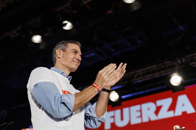 Sánchez heads his second pre-campaign event in Andalusia, this time in Granada. Photo of the PSOE Secretary-General and Prime Minister, Pedro Sánchez, at a pre-campaign event at the Granada Convention and Exhibition Center October 24 in Granada, Andalusia, Spain The event was also attended by the Deputy Secretary-General of the PSOE and Secretary-General of the PSOE in Andalusia, María Jesús Montero, and the Secretary-General of the PSOE in Granada and the party’s Senate candidate for that province, Pedro Fernández October 24, 2026 Álex Cá Granada, Granada, Spain  Copyright: xÃlexxCamarax 7866175