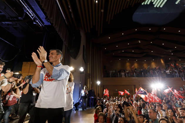Sánchez heads his second pre-campaign event in Andalusia, this time in Granada. Photo of the PSOE Secretary-General and Prime Minister, Pedro Sánchez, at a pre-campaign event at the Granada Convention and Exhibition Center October 24 in Granada, Andalusia, Spain The event was also attended by the Deputy Secretary-General of the PSOE and Secretary-General of the PSOE in Andalusia, María Jesús Montero, and the Secretary-General of the PSOE in Granada and the party’s Senate candidate for that province, Pedro Fernández October 24, 2026 Álex Cá Granada, Granada, Spain  Copyright: xÃlexxCamarax 7866180