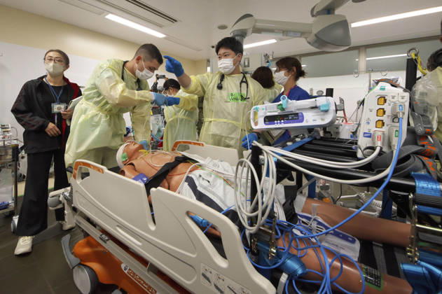 Soldiers from the Japan Self-Defense Forces and the German Bundeswehr are participating in a joint medical exercise at Iruma Air Base as part of the Japan-U.S. military exercise Keen Sword 27. Iruma, October 24, 2026 Foto:xK.xNarax xFuturexImagex sword_6010