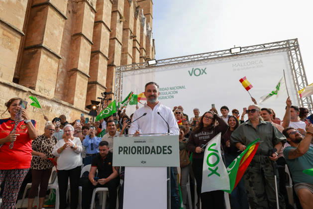 Abascal Holds a Public Event in Palma Vox President Santiago Abascal during a public event as part of the pre-campaign for the general election on November 29, at La Seu de Mallorca, on October 24, 2026, in Palma de Mallorca, Mallorca, Balearic Islands, Spain. Abascal is the first leader of one of the major parties running in the general election to have announced public events in the Balearic Islands. OCTOBER 24, 2026. Tomàs Moyà. Palma de Mallorca, Mallorca, Isl. Palma de Mallorca, Mallorca, Spain Copyright: xTomà sxMoyà x 7866213