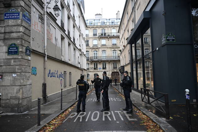 French police conduct security and identity checks in Paris ahead of protests PARIS, FRANCE - OCTOBER 24: French police officers take security measures as commercial establishments, bank branches, and luxury boutiques in central Paris are seen securing their storefronts with wooden protective panels and metal barricades in central Paris, France on Saturday, October 24, 2026. Due to planned demonstrations across the country, security forces have heightened their state of alert in major squares throughout Paris, established perimeter checkpoints, and increased police patrols. Mouneb Taim Anadolu Paris France. Editorial use only. Please get in touch for any other usage.  Copyright: x2026xAnadoluxMounebxTaimx