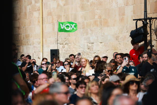 Abascal Holds a Public Rally in Palma: A large crowd gathered at a VOX public rally as part of the pre-campaign for the general election on November 29, at La Seu de Mallorca, on October 24, 2026, in Palma de Mallorca, Mallorca, Balearic Islands, Spain. Abascal is the first leader of one of the major parties running in the general election to announce public events in the Balearic Islands. OCTOBER 24, 2026. Tomàs Moyà. Palma de Mallorca, Mallorca, Island of Palma de Mallorca, Mallorca, Spain Copyright: xTomà sxMoyà x 7866277