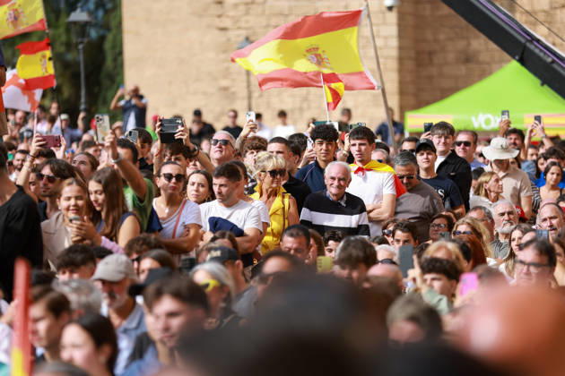 Abascal Holds a Public Rally in Palma: A large crowd gathered at a VOX public rally as part of the pre-campaign for the general election on November 29, at La Seu de Mallorca, on October 24, 2026, in Palma de Mallorca, Mallorca, Balearic Islands, Spain. Abascal is the first leader of one of the major parties running in the general election to announce public events in the Balearic Islands. OCTOBER 24, 2026. Tomàs Moyà. Palma de Mallorca, Mallorca, Island of Palma de Mallorca, Mallorca, Spain Copyright: xTomà sxMoyà x 7866278