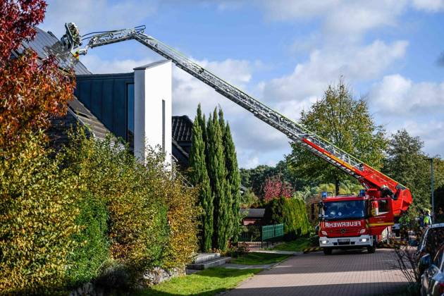 Storm Response by the Hünxe Volunteer Fire Department ** FOR EDITORIAL PURPOSES ONLY ** EDITORIAL USE ONLY ** p The Hünxe Volunteer Fire Department was called to Stende Copyright: MarkusxJoosten doc8862y1hkyrc5vlq1p6i ,EDITORIAL USE ONLY Copyright: MarkusxJoosten