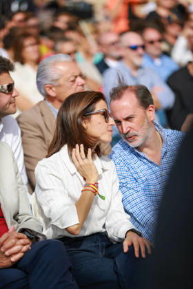 Abascal holds a public event in Palma. Vox’s candidate for the Congress of Deputies from the Balearic Islands, Maribel Cerezo, and the president of Vox Balearic Islands, Gabriel Le Senne, during a Vox public event as part of the pre-campaign for the general election on November 29, at La Seu de Mallorca, on October 24, 2026, in Palma de Mallorca, Mallorca, Balearic Islands, Spain. Abascal is the first leader of one of the major parties running in the general election to have announced public events in the Balearic Islands. OCTOBER 24, 2026. Tomàs Moyà. Palma de Mallorca, Mallorca, Isl. Palma de Mallorca, Mallorca, Spain Copyright: xTomà sxMoyà x 7866499