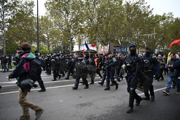 Demonstrators gather near Porte d Italie amid ongoing protests in Paris PARIS, FRANCE - OCTOBER 24: Demonstrators gather near Porte d Italie in southern Paris, chanting slogans ahead of planned marches, while security forces closely monitor the area in Paris, France, on October 24, 2026. Mouneb Taim Anadolu Paris France. Editorial use only. Please get in touch for any other usage.  Copyright: x2026xAnadoluxMounebxTaimx