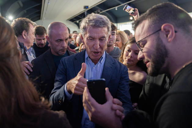 Feijóo and Rueda Participate in a Pre-Campaign Event in Vigo Alberto Núnez Feijóo, president of the Popular Party, during a public event as part of the pre-campaign for the general election on November 29, at the Estación Marítima on October 24, 2026, in Vigo, Pontevedra, Galicia, Spain. The event served to present the candidates endorsed by the Galician PP for the general election on November 29, 2026. October 24, 2026, Adriá, Vigo, Pontevedra, Galicia, Vigo, Pontevedra, Galicia, Spain  Copyright: xAdrianxIragox 7866547