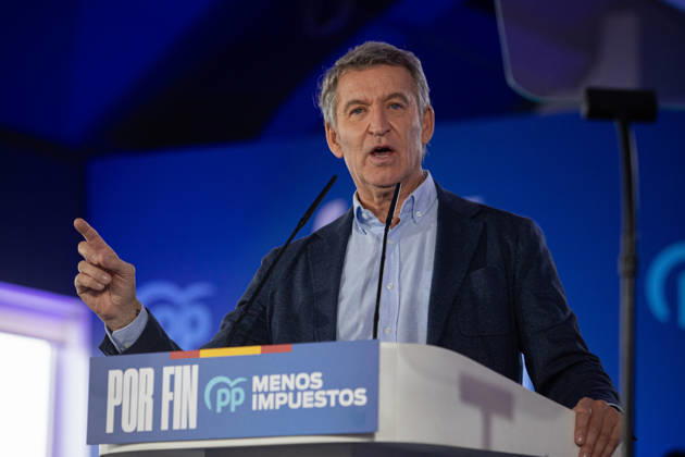 Feijóo and Rueda Participate in a Pre-Campaign Event in Vigo Alberto Núnez Feijóo, president of the Popular Party, during a public event as part of the pre-campaign for the general election on November 29, at the Estación Marítima on October 24, 2026, in Vigo, Pontevedra, Galicia, Spain. The event served to present the candidates endorsed by the Galician PP for the general election on November 29, 2026. October 24, 2026, Adriá, Vigo, Pontevedra, Galicia, Vigo, Pontevedra, Galicia, Spain  Copyright: xAdrianxIragox 7866551