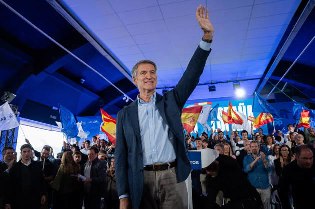Feijóo and Rueda Participate in a Pre-Campaign Event in Vigo Alberto Núnez Feijóo, president of the Popular Party, during a public event as part of the pre-campaign for the general election on November 29, at the Estación Marítima on October 24, 2026, in Vigo, Pontevedra, Galicia, Spain. The event served to present the candidates endorsed by the Galician PP for the general election on November 29, 2026. October 24, 2026, Adriá, Vigo, Pontevedra, Galicia, Vigo, Pontevedra, Galicia, Spain  Copyright: xAdrianxIragox 7866558
