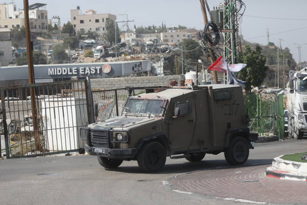 Israeli Soldiers and Military Vehicles Deployed Near Checkpoint in Hebron Israeli soldiers and military vehicles are deployed near a checkpoint where a shooting attack took place in the West Bank city of Hebron, on October 24, 2026. The deployment comes amid continuing Israeli military operations and heightened security measures in the area. Photo by Mamoun Wazwaz apaimages Hebron West Bank Palestinian Territory 241026_Hebron_MW_04(1) Copyright: xapaimagesxMamounxWazwazx xapaimagesx