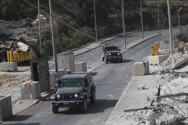 Israeli Soldiers and Military Vehicles Deployed Near Checkpoint in Hebron Israeli soldiers and military vehicles are deployed near a checkpoint where a shooting attack took place in the West Bank city of Hebron, on October 24, 2026. The deployment comes amid continuing Israeli military operations and heightened security measures in the area. Photo by Mamoun Wazwaz apaimages Hebron West Bank Palestinian Territory 241026_Hebron_MW_04(18) Copyright: xapaimagesxMamounxWazwazx xapaimagesx
