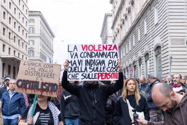 IPA90113077 - Get Italy Out of the War Rally in Rome  Copyright: xMatteoxNardonex xMatteoxNardonex IPA90113077