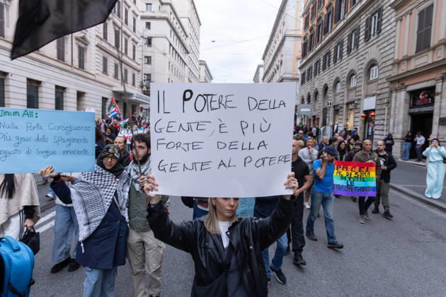 IPA90113087 - Italy Out of the War Rally in Rome  Copyright: xMatteoxNardonex xMatteoxNardonex IPA90113087