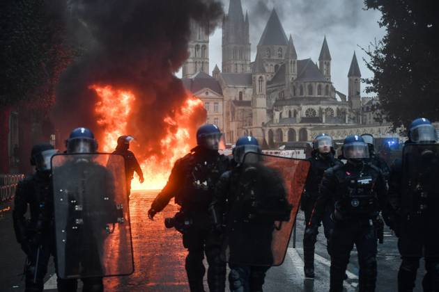 OCTOBER 24 PROTESTS PHOTOPQR OUEST FRANCE Charles Bury Ouest France Caen Oct. 24, 2026 Act II of the movement against the high cost of living Another day of mobilization for unions, students, and Yellow Vests in Caen, Calvados, Normandy. Photo by Charles Bury, Ouest France, France, Oct. 24, 2026. Another day of protests this Saturday, and amid fears of renewed violence and looting, restrictions on freedom of movement and assembly have multiplied, drawing sharp criticism from civil liberties groups. Caen, France Copyright: xPHOTOPQR OUESTxFRANCE MAXPPPxCharlesxBuryx xOuest-Francex 20261024OFR7072 20261024OFR7089