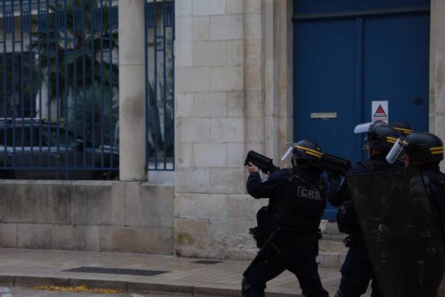 RECORD DATE NOT STATED OCTOBER 24 PROTESTS PHOTOPQR LA NOUVELLE REPUBLIQUE Mathieu Herduin Poitiers The protest called for by the Yellow Vests in Poitiers, October 26, 2026 France Oct. 24, 2026 Another day of protests this Saturday, and amid fears of renewed violence and looting, restrictions on freedom of movement and assembly have multiplied, drawing sharp criticism from civil liberties groups Poitiers, France  Copyright: xPHOTOPQR LAxNOUVELLExREPUBLIQUE xMathieuxHerduinx 20261024NRC7209 20261024NRC7209
