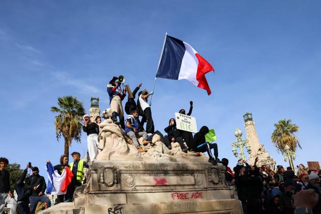 PROTESTS ON OCTOBER 24 PHOTOPQR LA PROVENCE Gilles Bader Marseille Oct. 24, 2026 Protests in Marseille on October 24, 2026 Napoleon statue French flag France Oct. 24, 2026 Another day of protests this Saturday, and amid fears of renewed violence and looting, restrictions on freedom of movement and assembly have multiplied, drawing sharp criticism from civil liberties groups. Marseille, BdR, France  Copyright: xPHOTOPQR LAxPROVENCE MAXPPPxGillesxBaderx 20261024PVL7208 20261024PVL7246