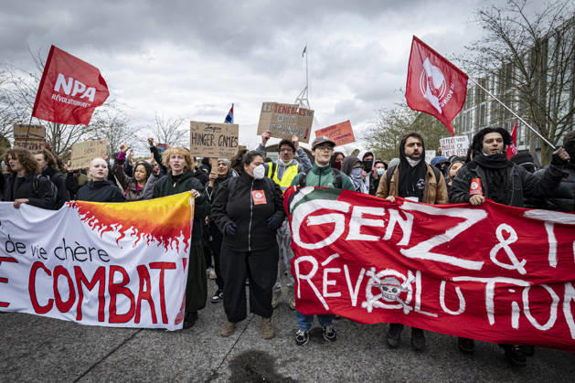 October 24, 2026, Lorraine, Metz: Once again, several hundred people are demonstrating in Metz, France, on Saturday—students, university students, labor unions, and Yellow Vests gathered at the Place de la République. From there, they marched through the city center to the Centre Pompidou Metz. Escorted by a heavy police presence, the demonstration proceeded peacefull Protest241026001.jpg