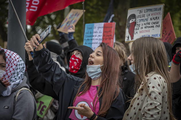 October 24, 2026, Lorraine, Metz: Once again, several hundred people are demonstrating in Metz, France, on Saturday—students, university students, labor unions, and Yellow Vests gathered at the Place de la République. From there, they marched through the city center to the Centre Pompidou Metz. Escorted by a heavy police presence, the demonstration proceeded peacefull Protest241026001.jpg
