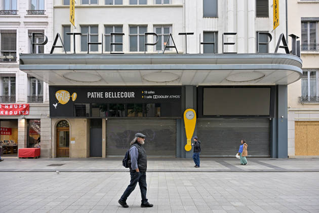 Shops Boarded Up With Wooden Panels - Lyon Shops in Lyon are boarded up with wooden panels ahead the Yellow Vests Protest Act II In Lyon, France on October 24, 2026. Photo by ABACAPRESS.COM Lyon France  Copyright: xABACAx