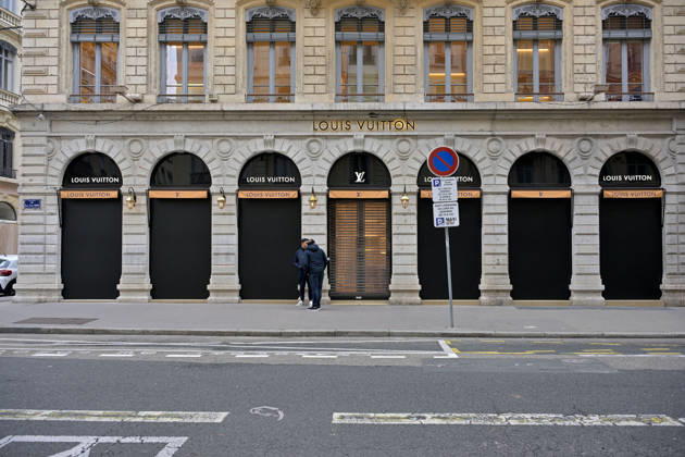 Shops Boarded Up With Wooden Panels - Lyon Shops in Lyon are boarded up with wooden panels ahead the Yellow Vests Protest Act II In Lyon, France on October 24, 2026. Photo by ABACAPRESS.COM Lyon France  Copyright: xABACAx